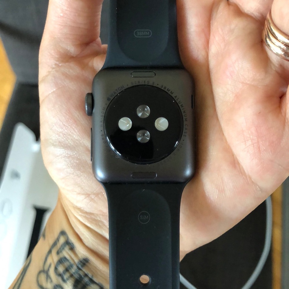 Apple Watch - Picture 3 of 4